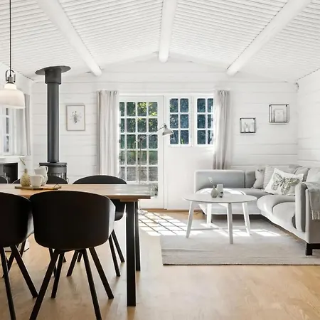 4 Bedroom Stunning In Fårevejle